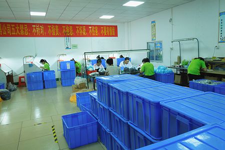 產(chǎn)品質(zhì)檢和包裝車間 產(chǎn)品質(zhì)檢和包裝車間